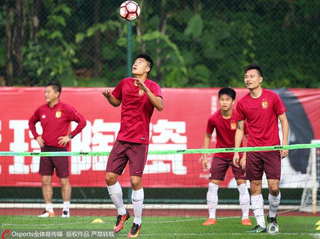 据米兰新闻网报道，佳夫伤势不轻，赛后只能拄拐离开圣西罗球场。